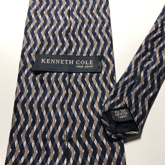 Kenneth Cole Silk Tie - Picture 1 of 4